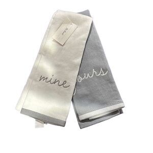 NWT “Yours” and “Mine” finger tip towels